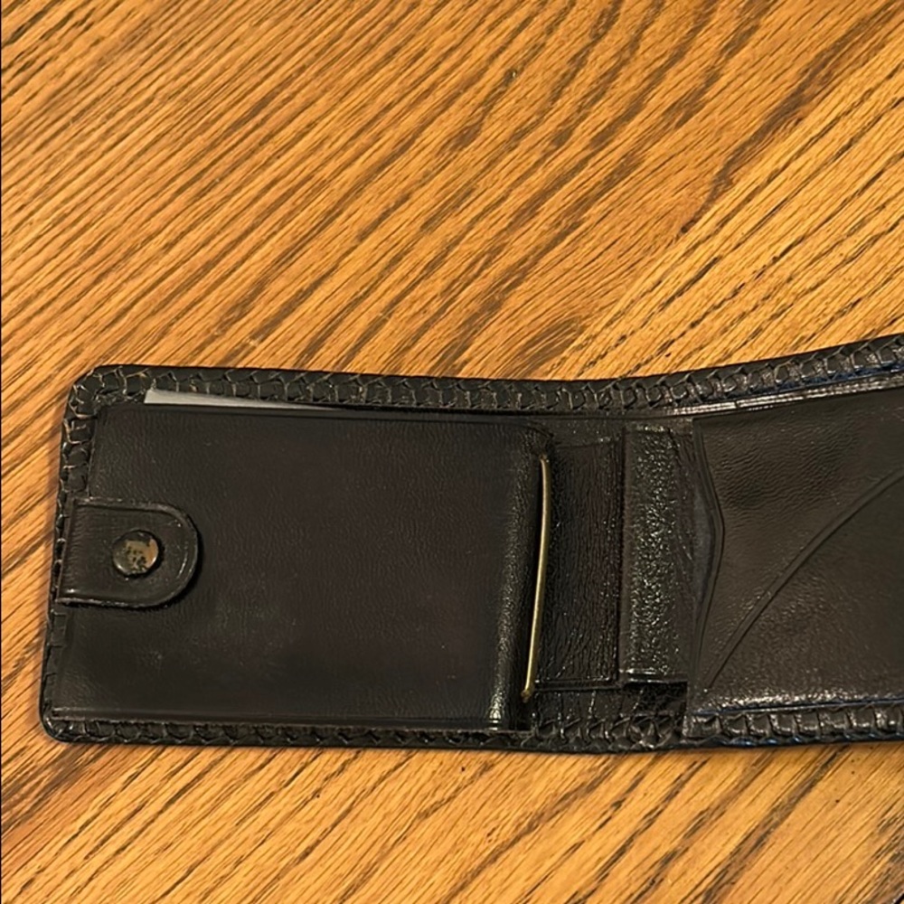 Black Billfold & Card Holder with Embossed Design - Picture 3 of 7